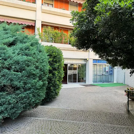 Lodi Nest - M3 Brenta Design Flat With Balcony - 10 Min Duomo-2